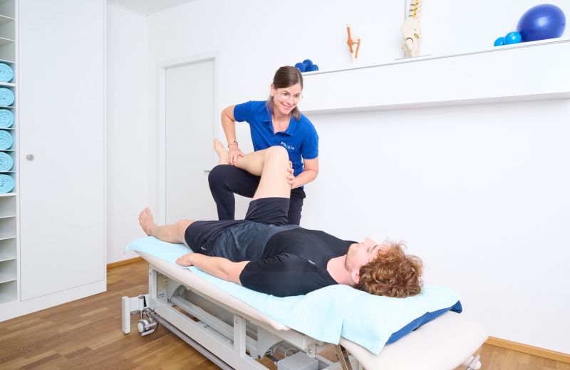 Behandlung in der Physiotherapie bei Physioline Zumikon